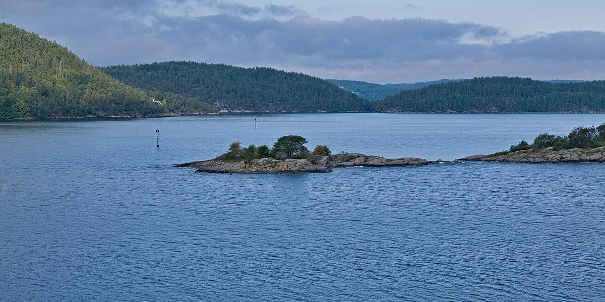 Askholmene sett fra sjøen