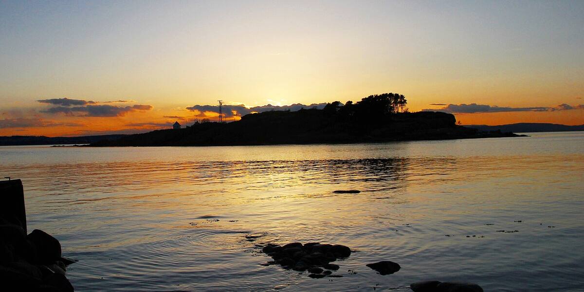 Gullholmen sett fra sjøen