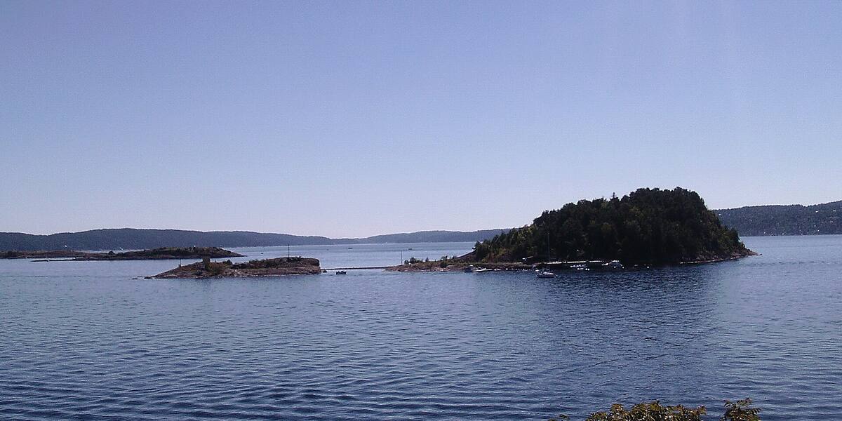 Husbergøya seen from the water