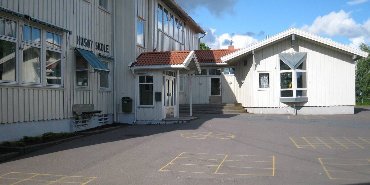 Husøy sett fra sjøen