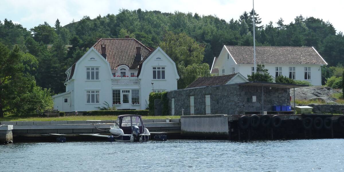 Nordre Sandøy sett fra sjøen