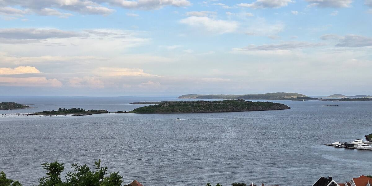 Ormøy sett fra sjøen
