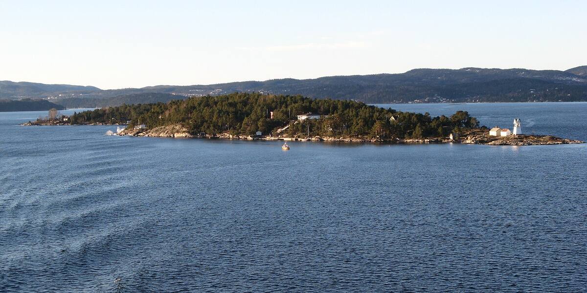 Søndre Langåra sett fra sjøen